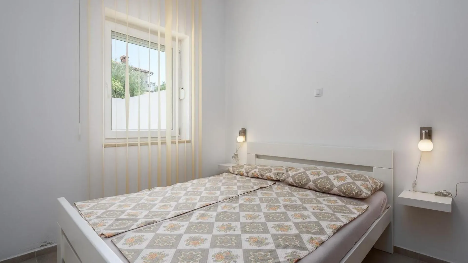 Apartment Vedran With Heated Pool, Near Porec Kukci