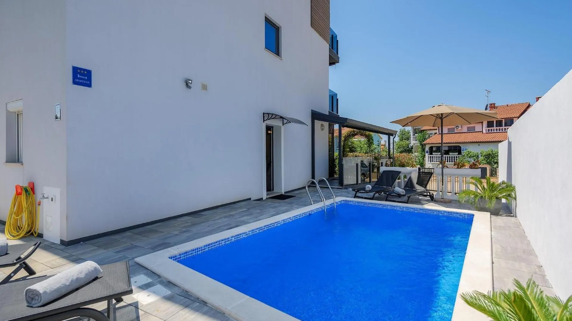 Apartment Vedran With Heated Pool, Near Porec Kukci